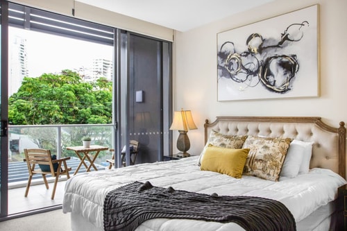 Exquisite and Stylish Villa in Surfers Paradise 3 Serain Residences