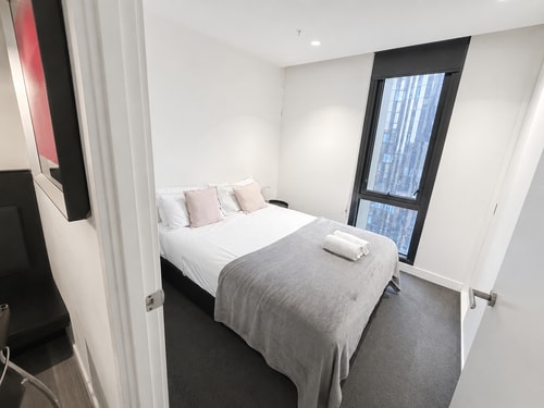 5 Min to State Library: High-Rise Modern 2Bedroom 3 Serain Residences