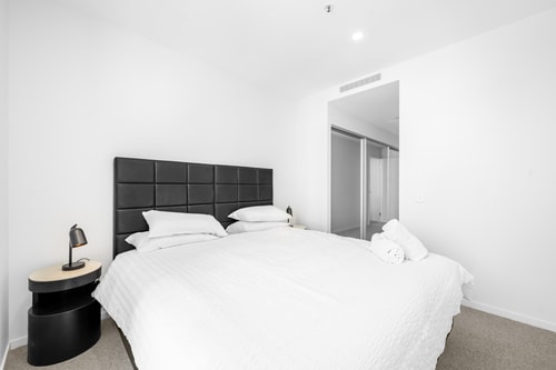 Modern 2BDR Apt in Phillip Gym | Pool | Parking 1 Serain Residences
