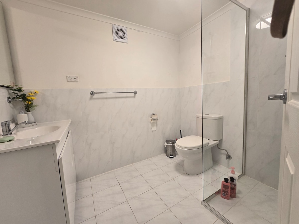 Serene Leura 2BDR Unit 3 Minutes to Shops 8 Serain Residences