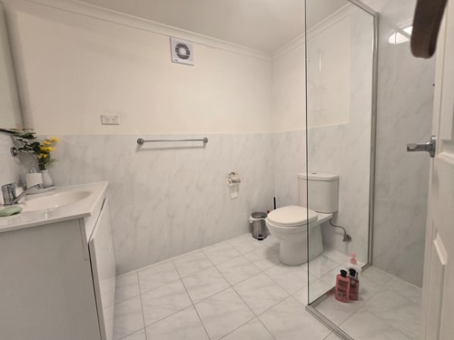 Serene Leura 2BDR Unit 3 Minutes to Shops 8 Serain Residences