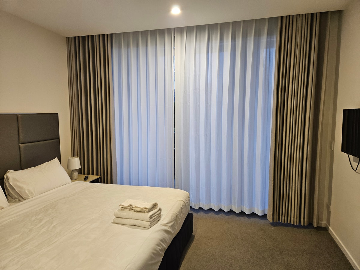 Comfort 3 bedroom Villa In Center Surfers Paradise 8 Serain Residences