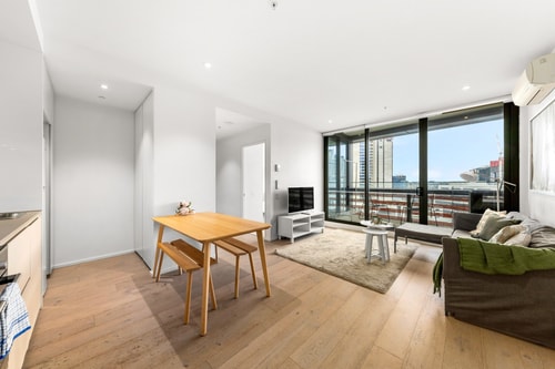Cozy 1 bedroom apartment in Docklands 0 Serain Residences
