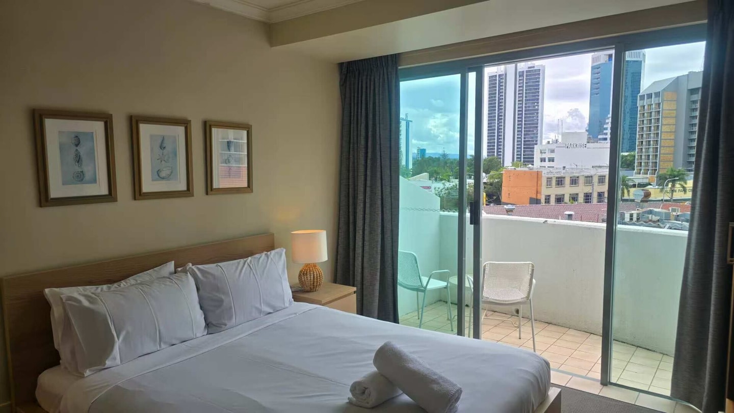 Queen Bed Studio in Legend Hotel Close to Beach Serain Residences