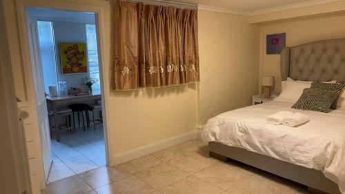 Serene Leura 2BDR Unit 3 Minutes to Shops 10 Serain Residences