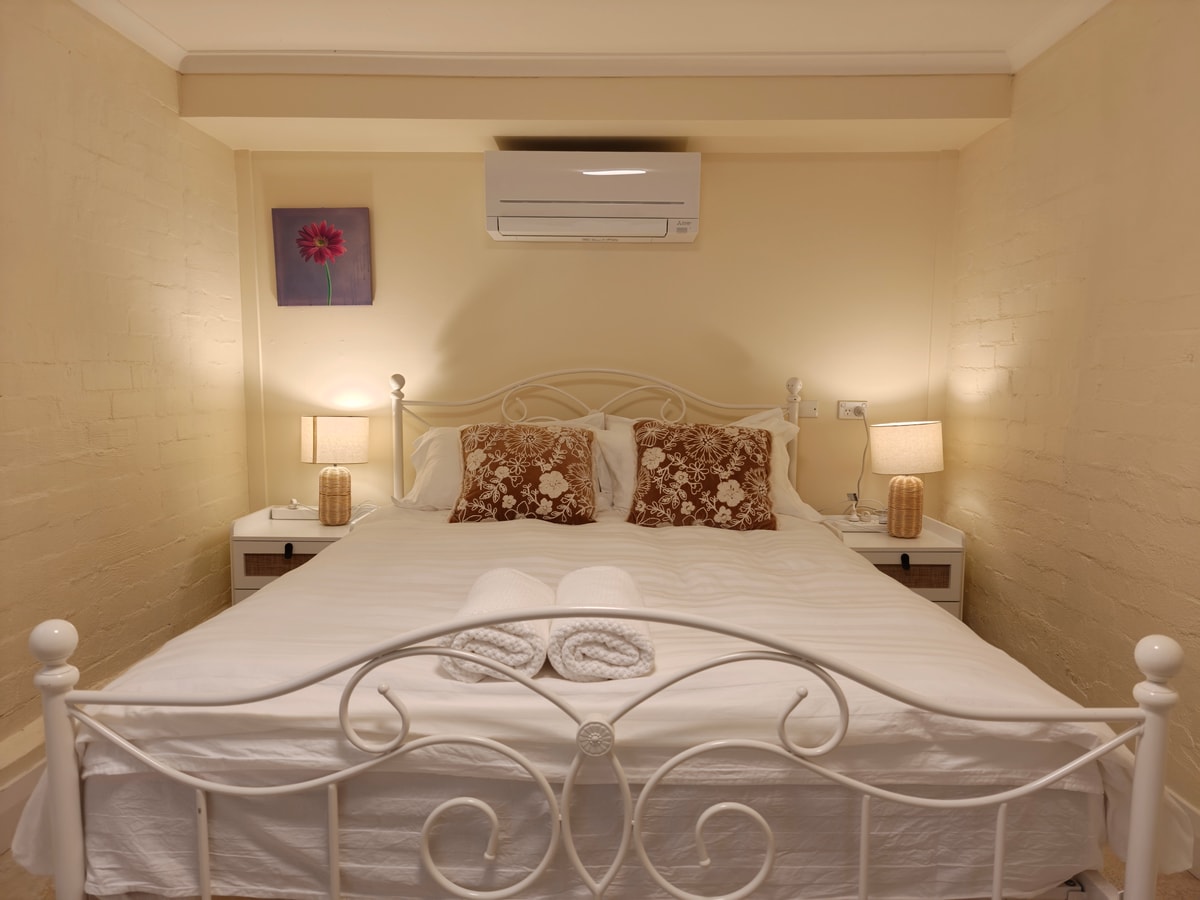 Serene Leura 2BDR Unit 3 Minutes to Shops 18 Serain Residences