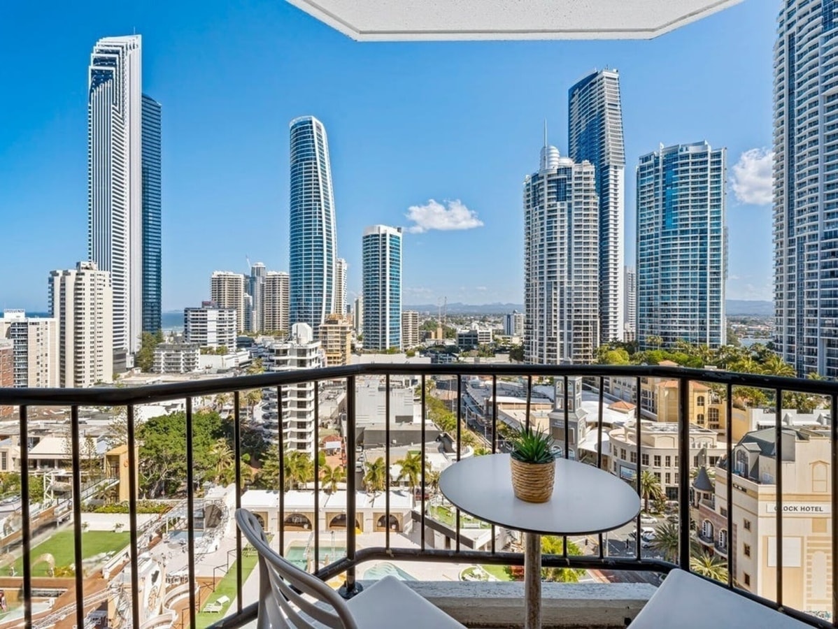 Central Located 2 Double-bed Hotel Room in Surfers 7 Serain Residences