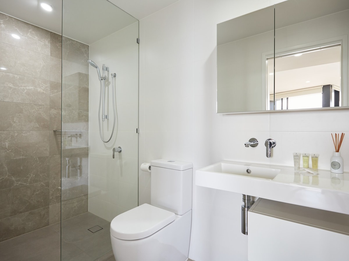 Spacious One bedroom Apartment In Surfers Paradise 7 Serain Residences