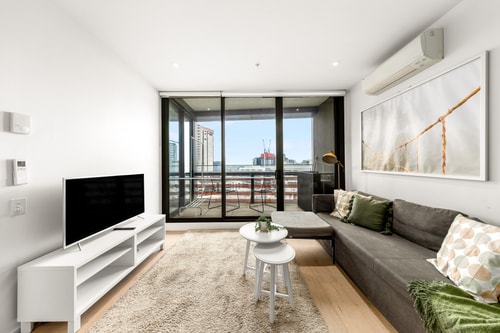 Cozy 1 bedroom apartment in Docklands 3 Serain Residences