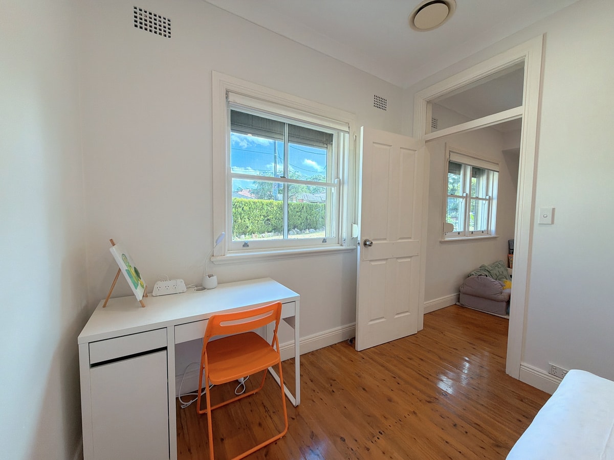 Burwood 4BR Family Home | Fast WiFi & Free Parking 18 Serain Residences