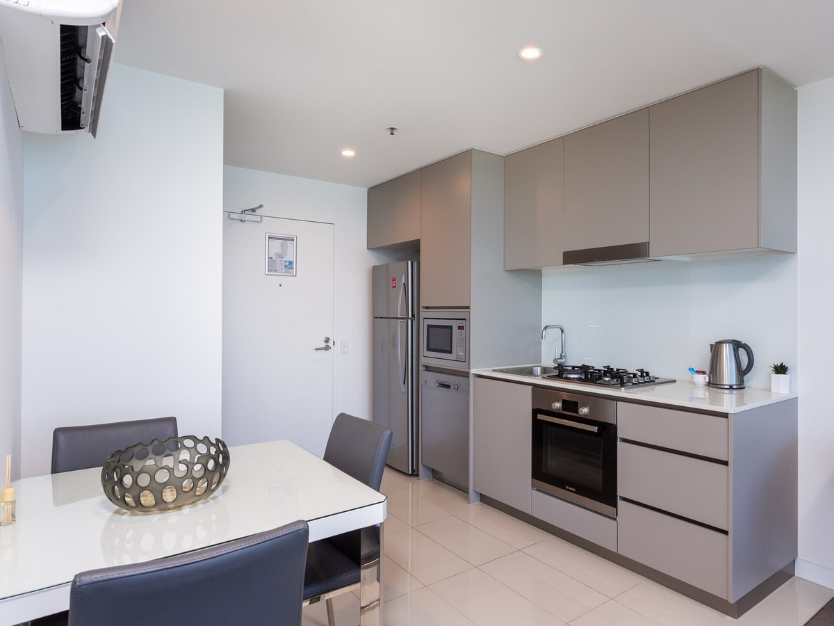 Sea Side Comfortable Apartment in Surfers Paradise 6 Serain Residences