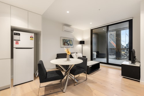 One-bedroom Modern Apartment in South Melbourne 1 Serain Residences