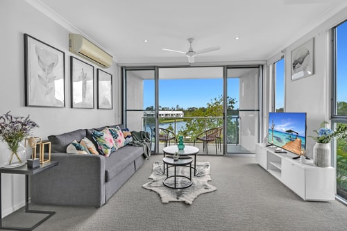 Water View Modern Three-level Townhouse in Carrara 1 Serain Residences