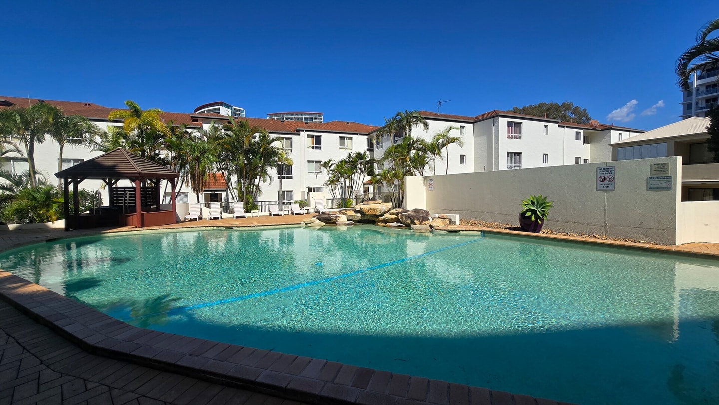 Comfy 1BR + Free Parking |  Stroll to Parklands 7 Serain Residences