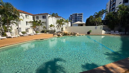 Comfy 1BR + Free Parking |  Stroll to Parklands 0 Serain Residences