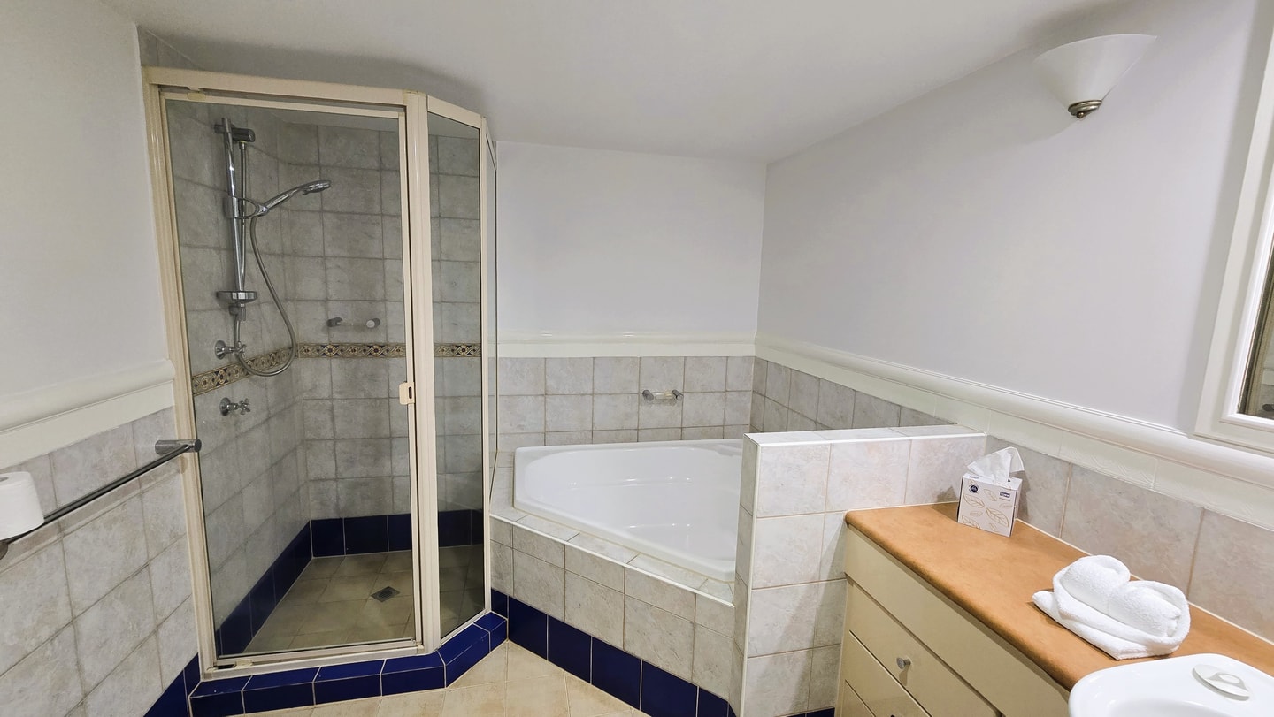 Partial Ocean View 2BR Apartment w/Parking @Crown 8 Serain Residences