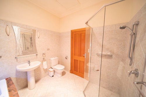 Cozy Home 5mins Walk from Beach with Fireplace 25 Serain Residences