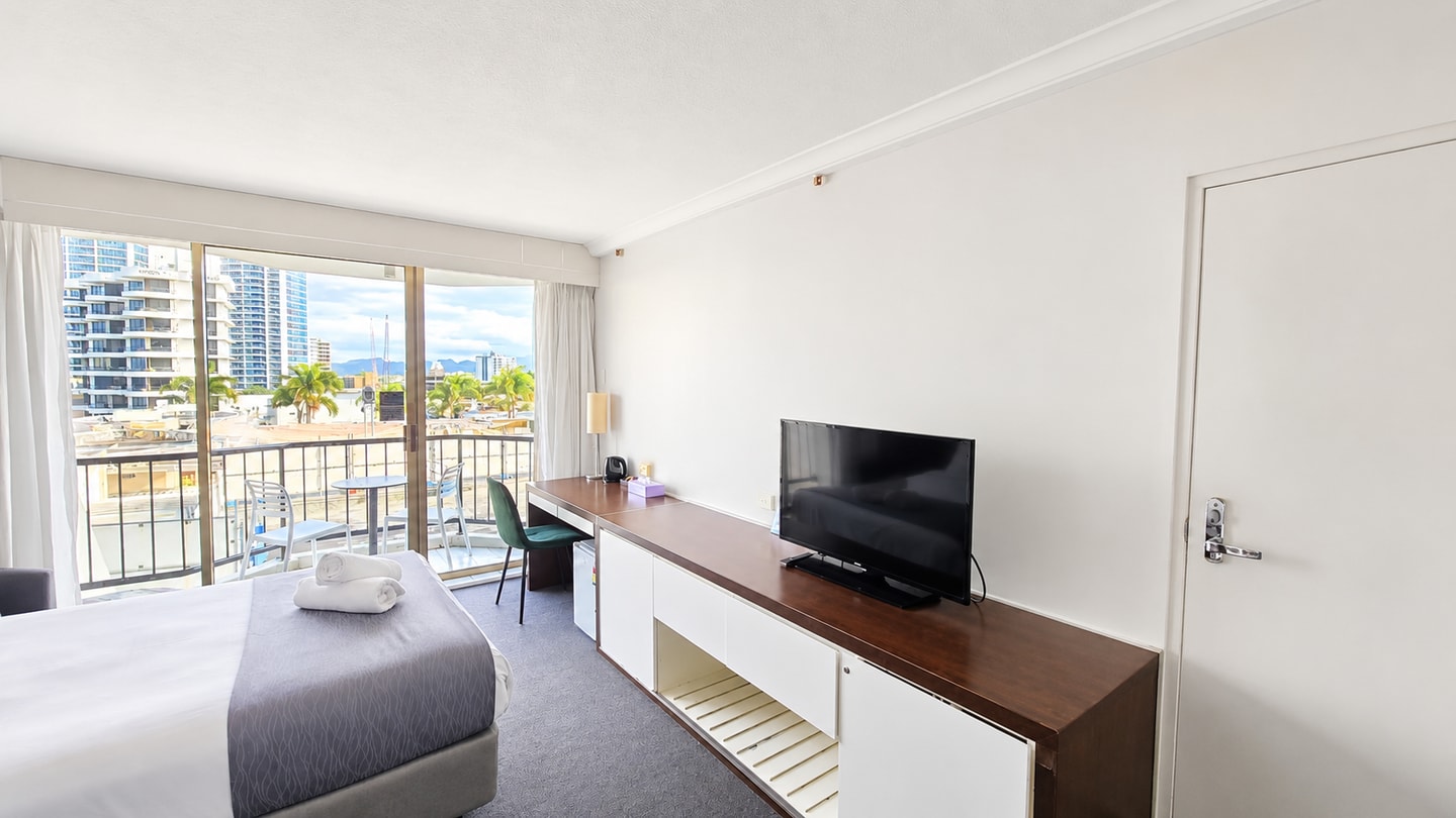 Cozy 2 Beds Hotel Room丨Beachside丨Max 4 guests 1 Serain Residences
