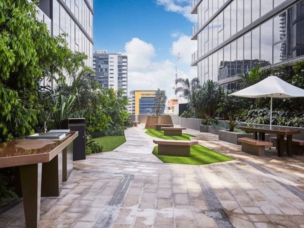 Modern South Bank 2BR Walk to GOMA + Brisbane CBD 10 Serain Residences