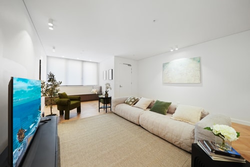 Stylish Sandringham Urban Townhouse by Hyde Park 28 Serain Residences