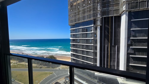 Sea Side Comfortable Apartment in Surfers Paradise 31 Serain Residences