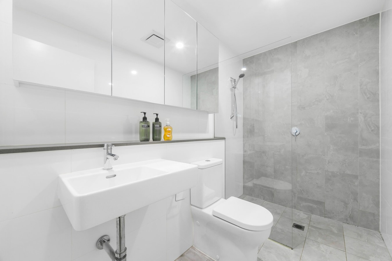 Sunny 2 Bedroom Apt with Parking in Rouse Hill 25 Serain Residences