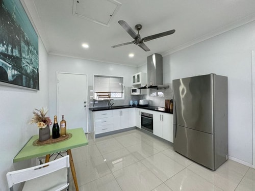 Convenient 2BR Unit in Salisbury | near Train&Bus 5 Serain Residences