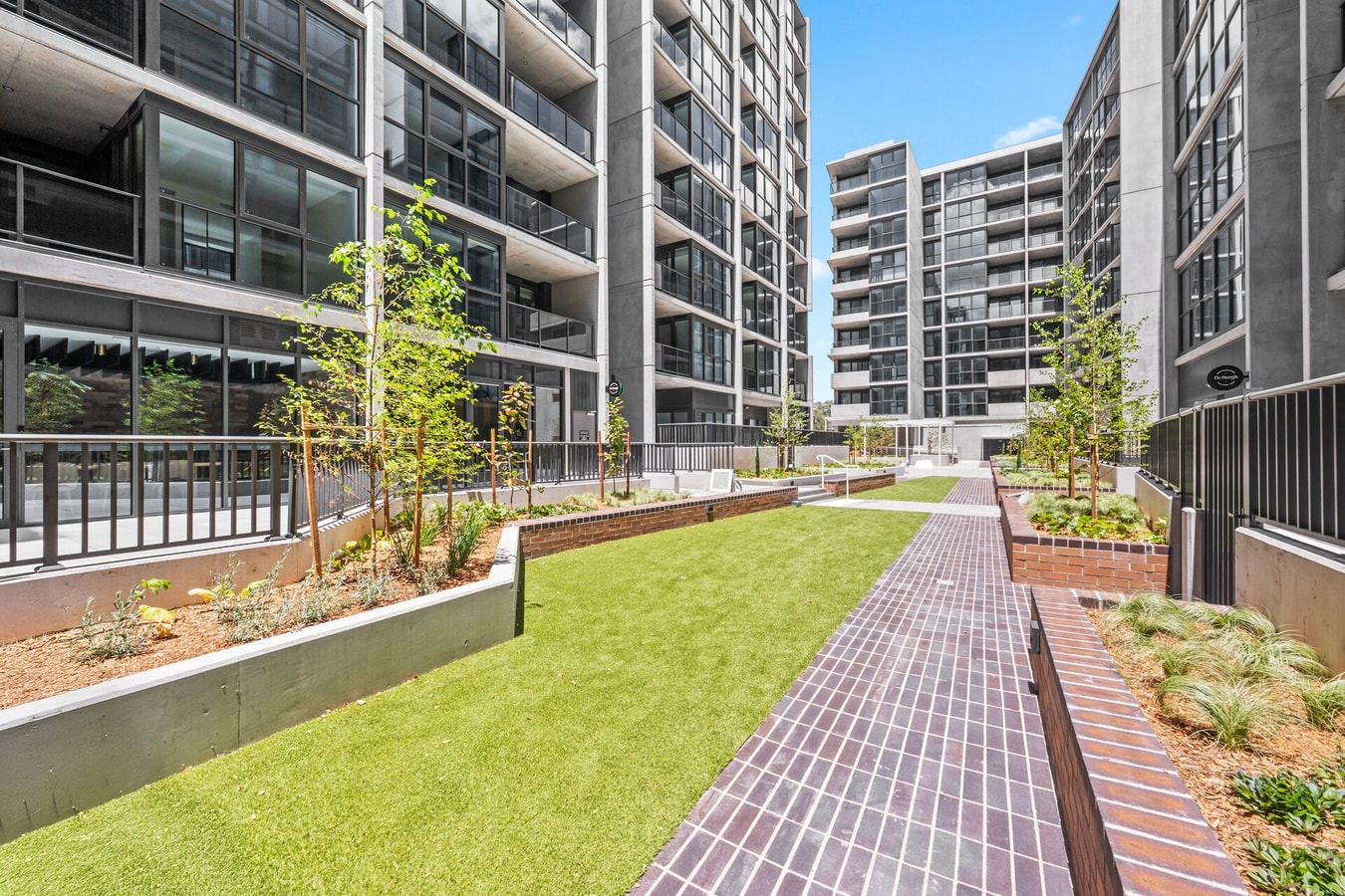 Chic Modern 1-Bedroom Apartment | Gym | Parking 14 Serain Residences