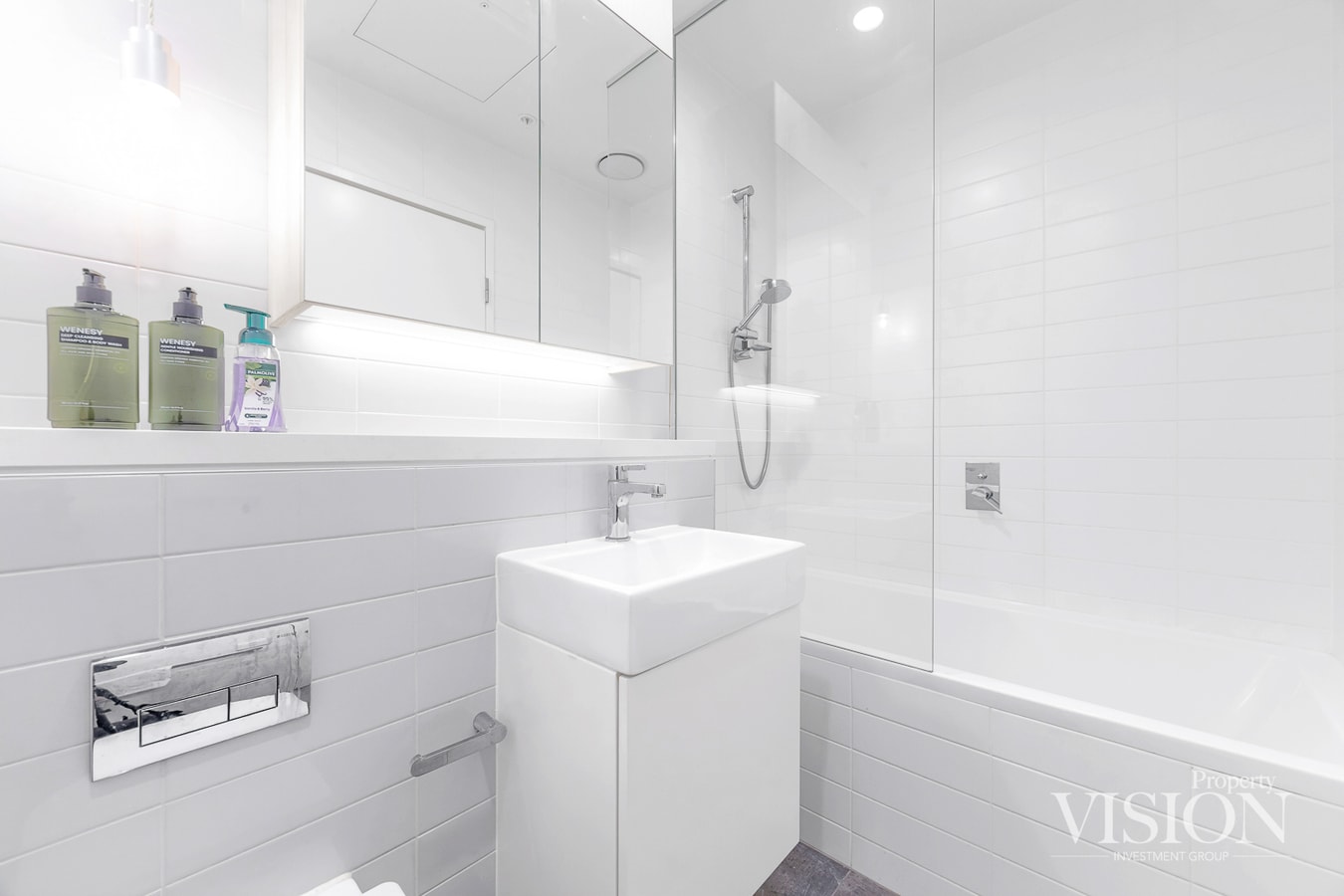 Modern 2-Bedroom Apartment next North Ryde Metro 9 Serain Residences