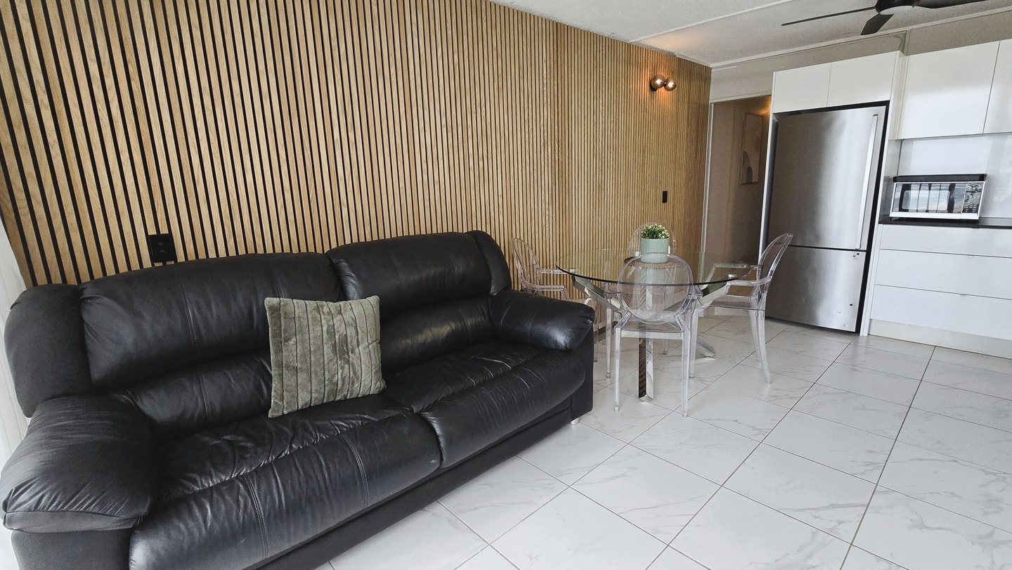 Beachside Ocean View 1BR Apartment Central Surfers 3 Serain Residences