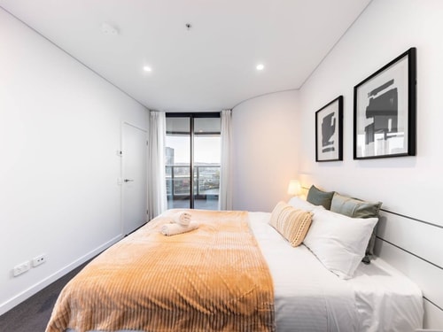 Riverfront 2Bedroom Apt in Brisbane City w/Parking 28 Serain Residences