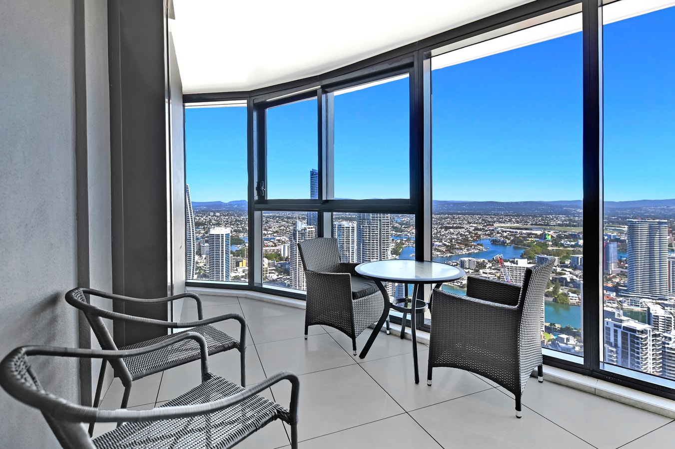 45th-Floor Waterview 2Bedroom | 3-Min Walk to Tram 4 Serain Residences