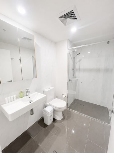 Comfortable 2BR w/ Pool, Gym & BBQ | Free Parking 4 Serain Residences