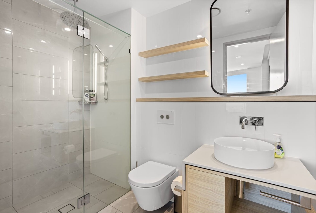 Level 42 Beachside 1BR Apartment with Ocean Views 15 Serain Residences