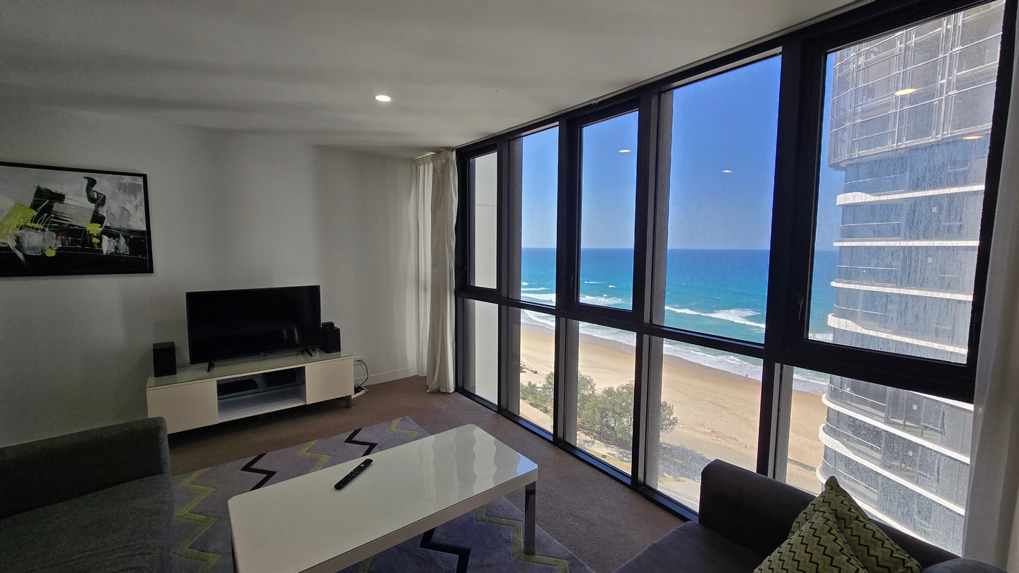 Sea Side Comfortable Apartment in Surfers Paradise 17 Serain Residences