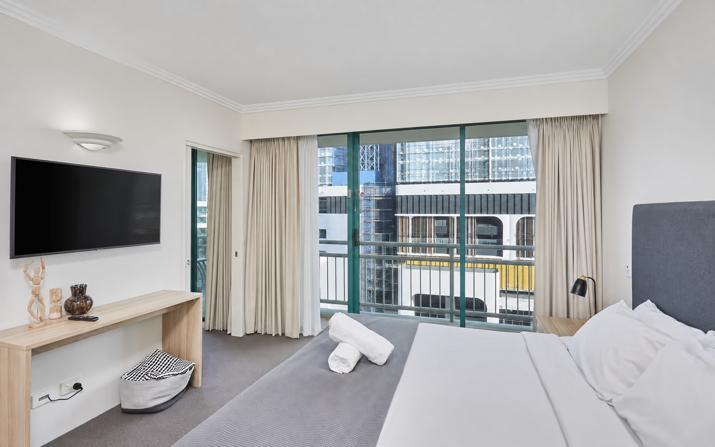 Cozy 1BR Resort Apt | 3min Walk to Beach + Parking 25 Serain Residences