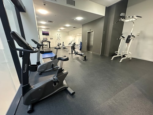 Modern CBD 2 Bedroom Apartment with Free Parking 3 Serain Residences