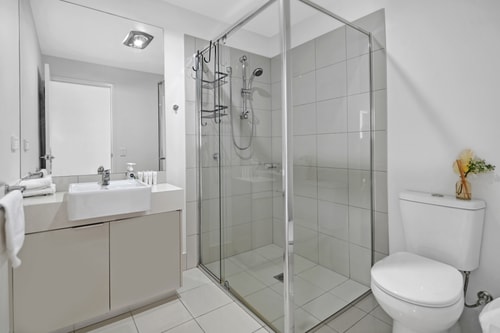 Water View Modern Three-level Townhouse in Carrara 11 Serain Residences