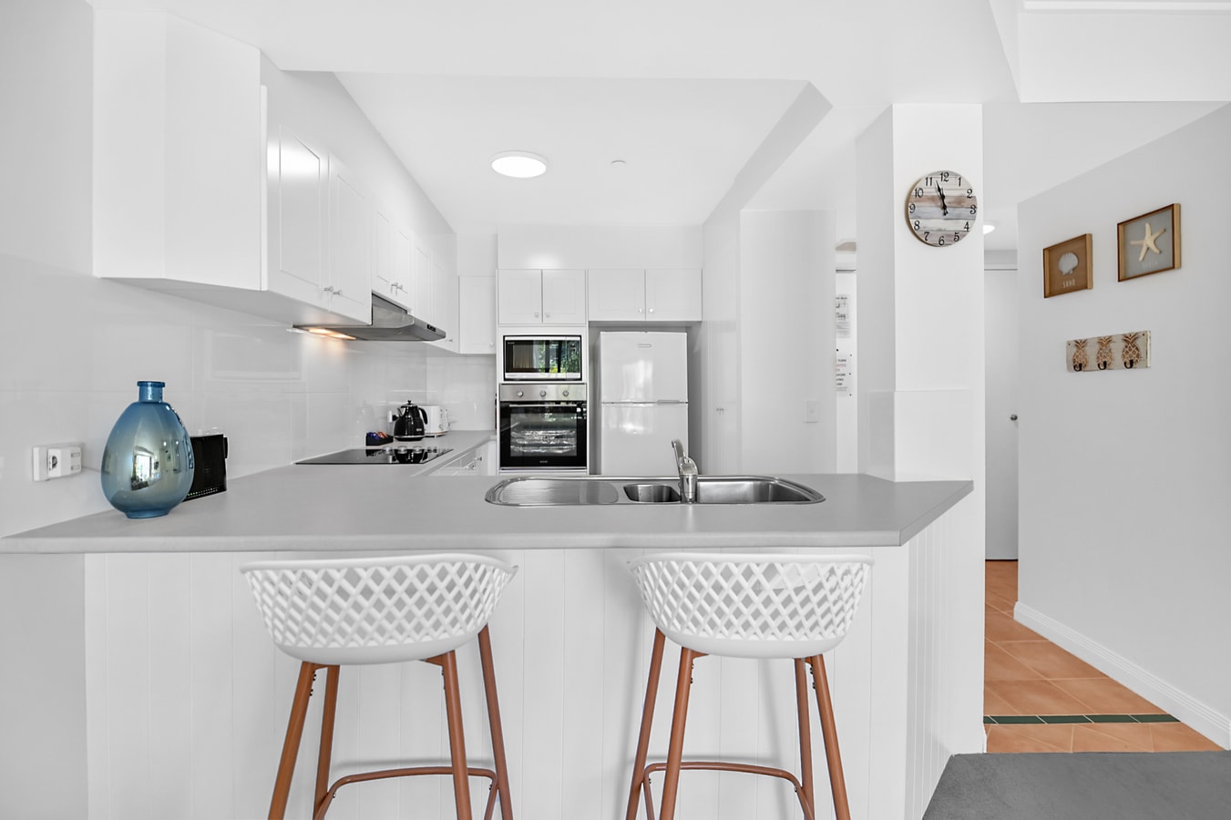 Sunlit 1-Bedroom Apt at Crown Tower with Parking 3 Serain Residences