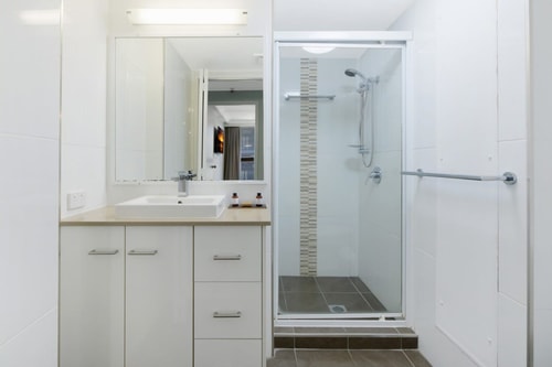 Beachside 1 Bedroom OceanView Apartment Broadbeach 5 Serain Residences
