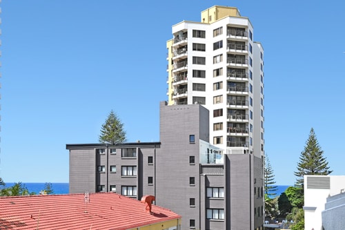 Queen Studio | 100m to Beach & Tram @ Legend Hotel 10 Serain Residences