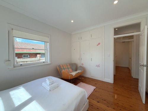 Burwood 4BR Family Home | Fast WiFi & Free Parking 31 Serain Residences