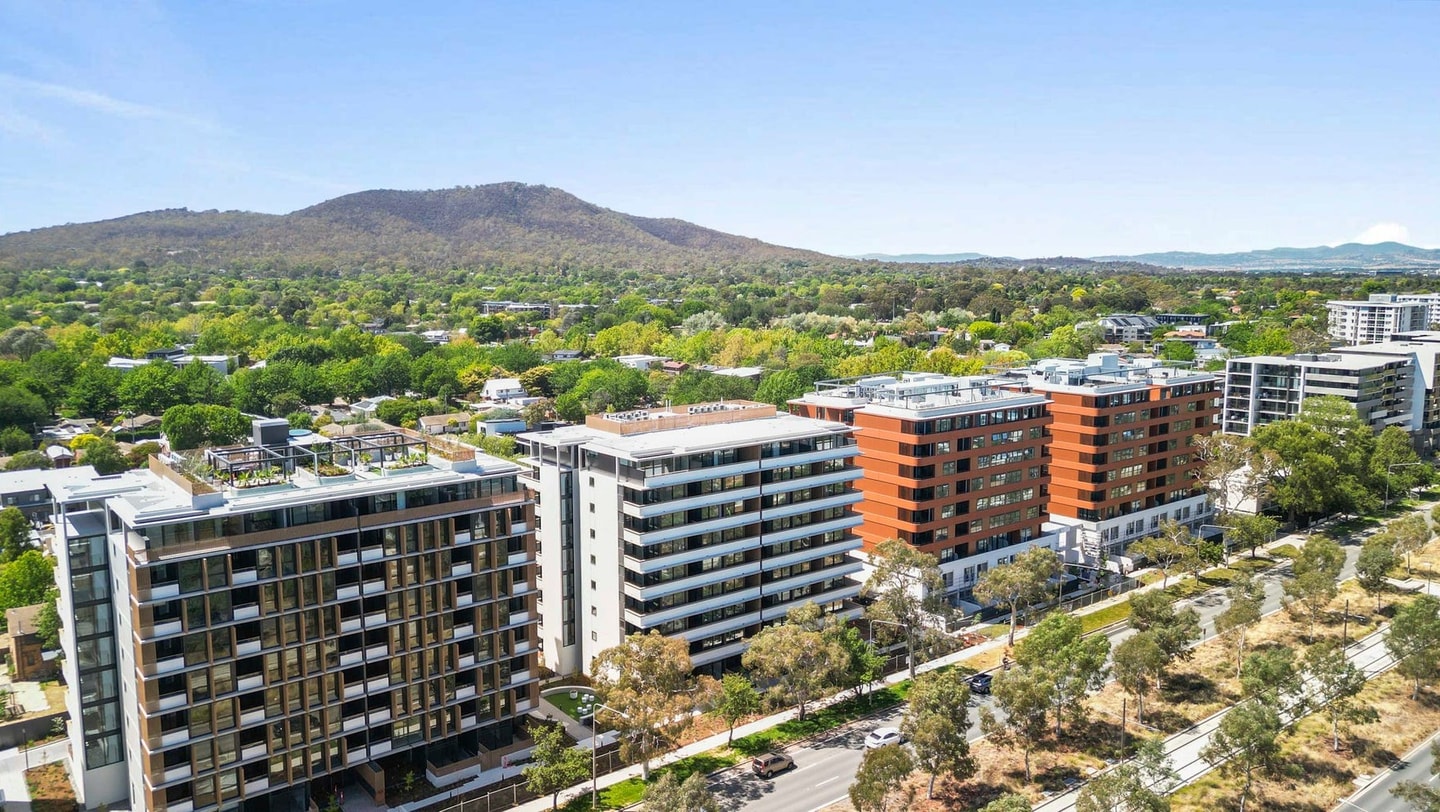 Modern 1BR Gym & Parking | Easy to Tram & City 9 Serain Residences