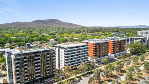 Modern 1BR Gym & Parking | Easy to Tram & City 9 Serain Residences