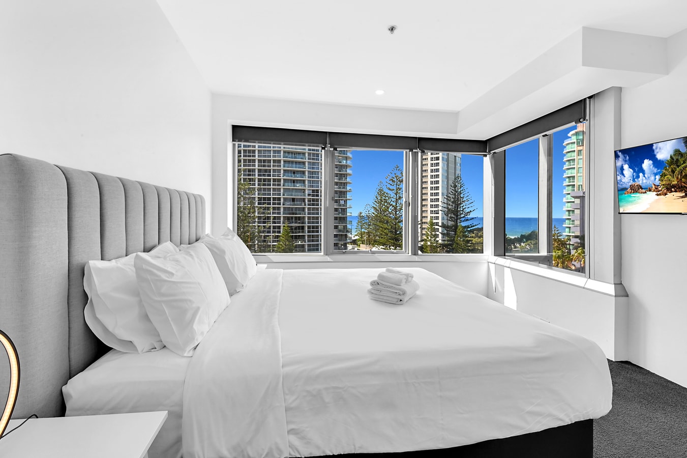 2-Bedroom Apt Heart of Surfers Paradise w/Parking 4 Serain Residences