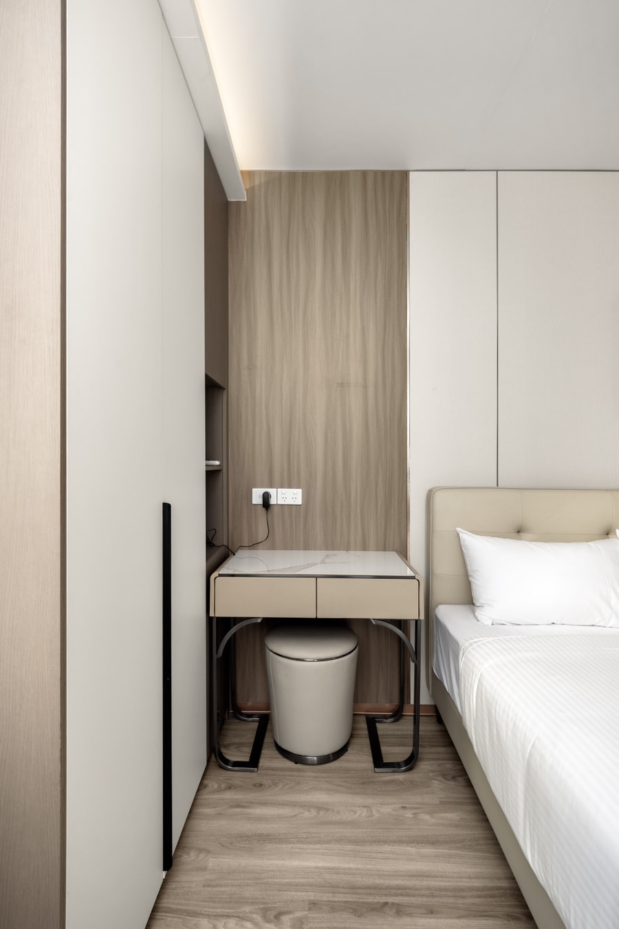 Inviting Modern Tiny Home 8 Min Walk to Station 8 Serain Residences