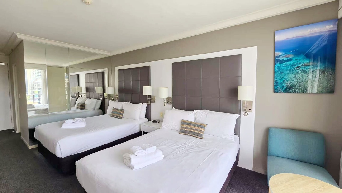 Central Located 2 Double-bed Hotel Room in Surfers 8 Serain Residences