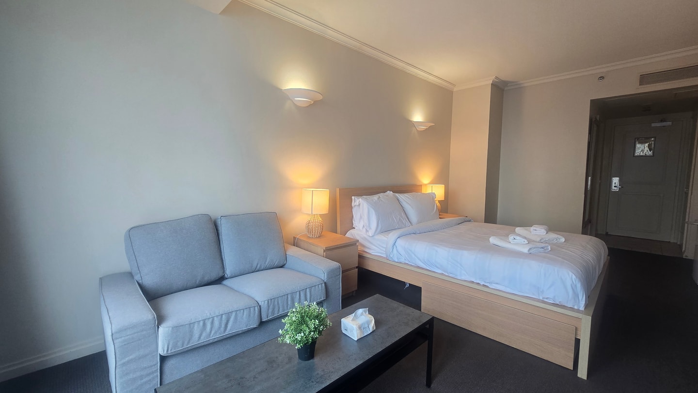 Central Located Queen Studio in Legend Hotel 9 Serain Residences