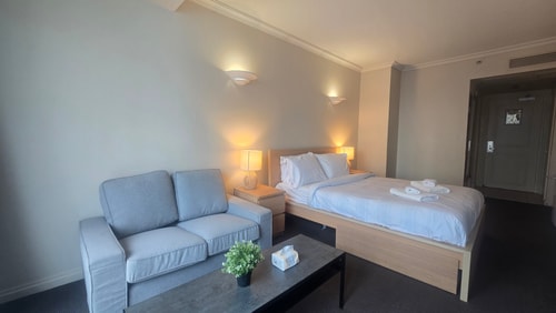 Central Located Queen Studio in Legend Hotel 9 Serain Residences