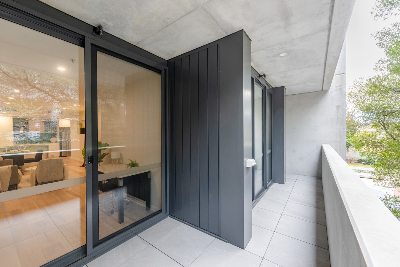 Cozy 2Bedroom Apt in Centre Canberra w/Parking 12 Serain Residences